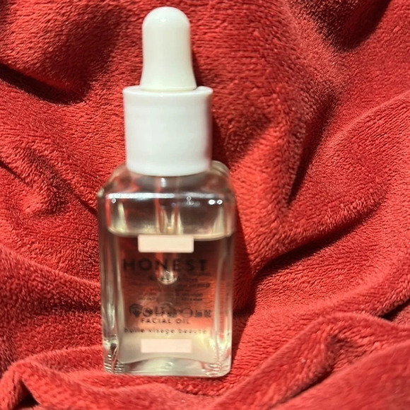 Honest Beauty organic Face Oil - Picture 3 of 6
